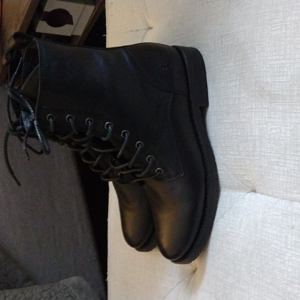 New without box Frye combat boots